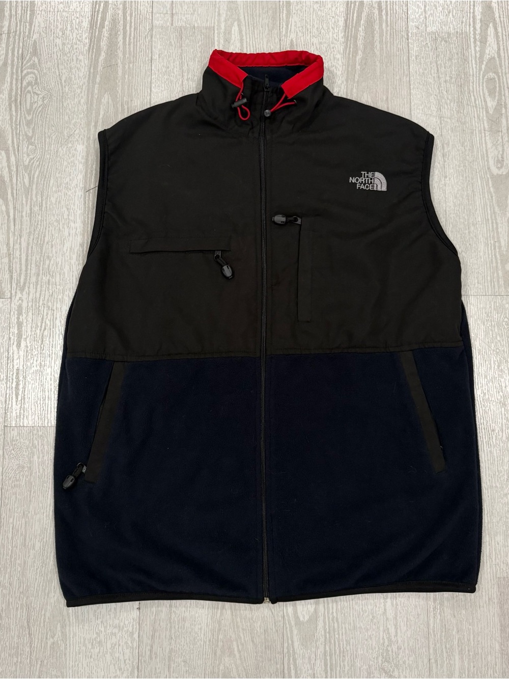The North Face Denali Colorblock Fleece & Softshell Vest (Black / Red)